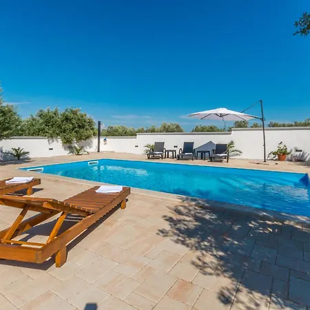 2 Bedroom Lovely In Holiday home Biograd Na Moru