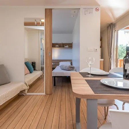 2 Bedroom Lovely In