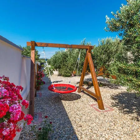 2 Bedroom Lovely In * Biograd Na Moru