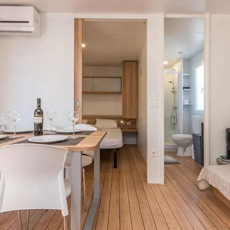 2 Bedroom Lovely In * Biograd Na Moru