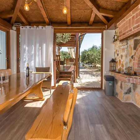 2 Bedroom Lovely In * Biograd Na Moru